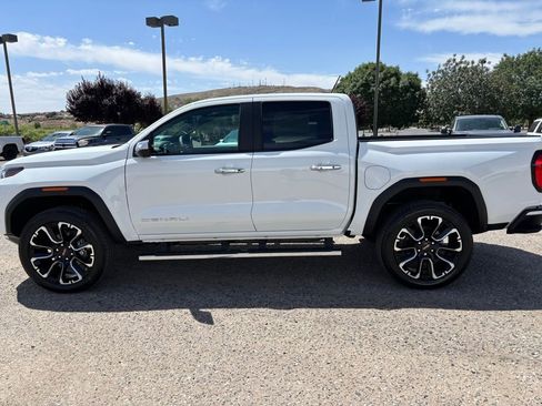 New 2025 GMC Canyon Denali image 8