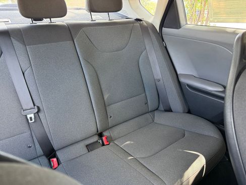 Used 2025 Kia K4 FWD image 39