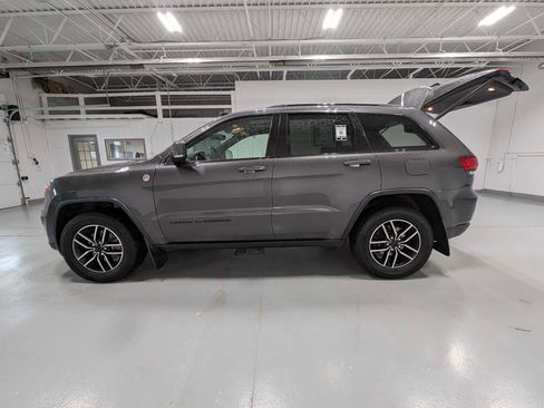 Used 2019 Jeep Grand Cherokee Trailhawk image 12