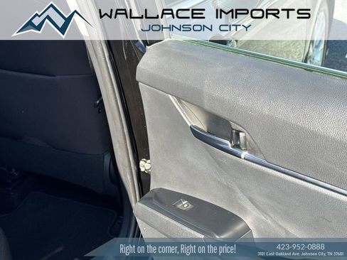 Used 2019 Toyota Camry LE image 29