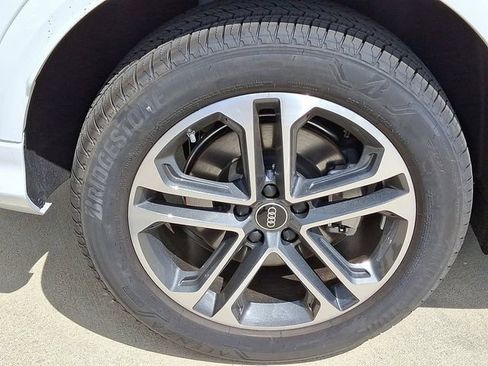 Used 2025 Audi Q5 Premium w/ Convenience Package AWD/4WD image 5