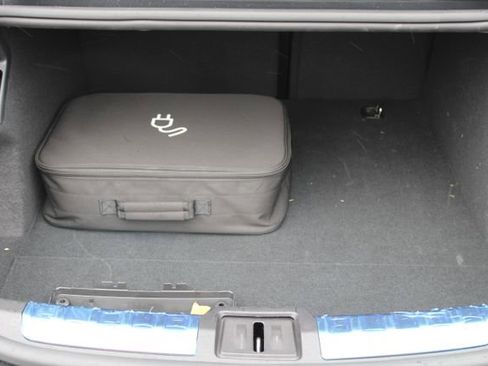 Used 2022 Porsche Taycan 4S image 39