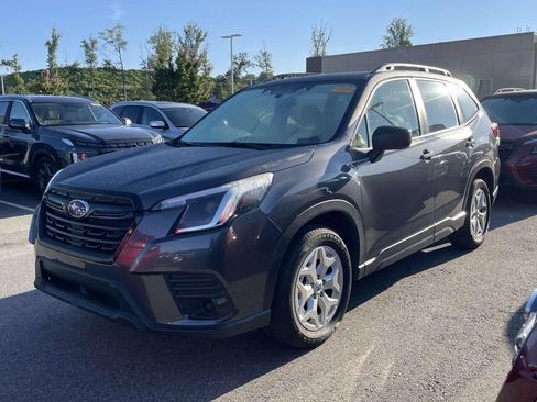 Used 2023 Subaru Forester AWD/4WD image 2