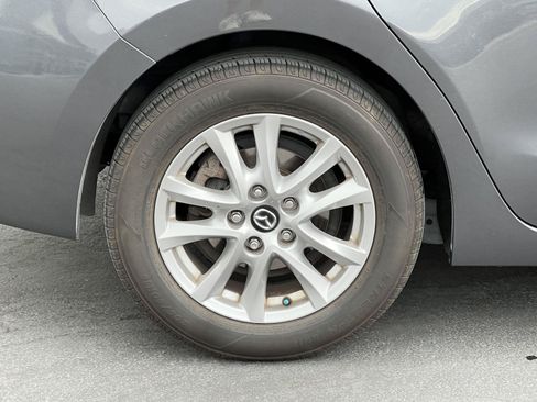Used 2016 MAZDA MAZDA3 i Touring w/ Popular Equipment Package FWD image 15