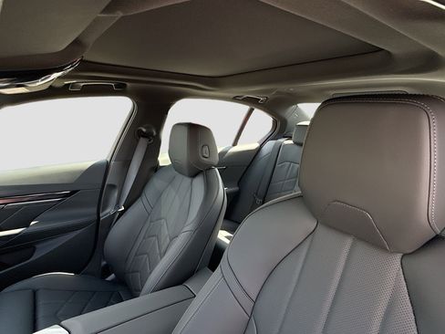 New 2026 BMW i5 eDrive40 image 26