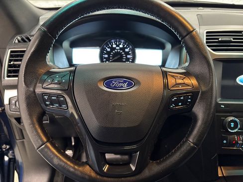 Used 2017 Ford Explorer XLT w/ Equipment Group 202A image 24