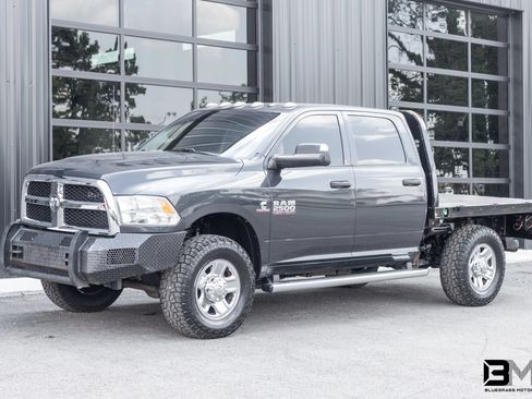 Used 2017 RAM 2500 Tradesman w/ Chrome Appearance Group AWD/4WD image 2