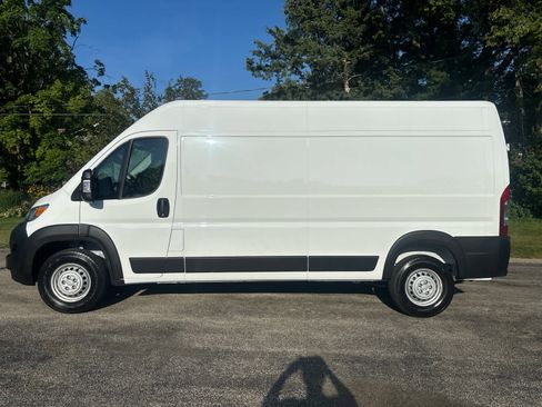 New 2025 RAM ProMaster 2500 w/ Convenience Group image 8