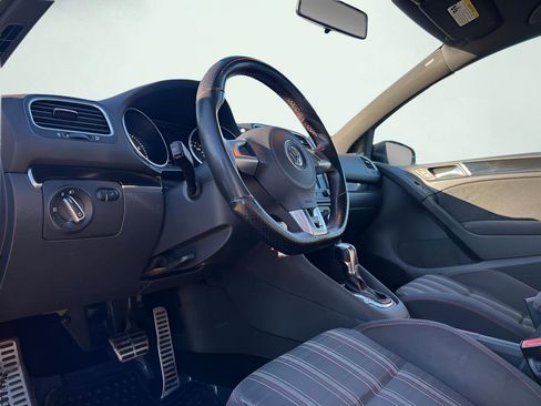 Used 2013 Volkswagen Golf 4-Door image 2