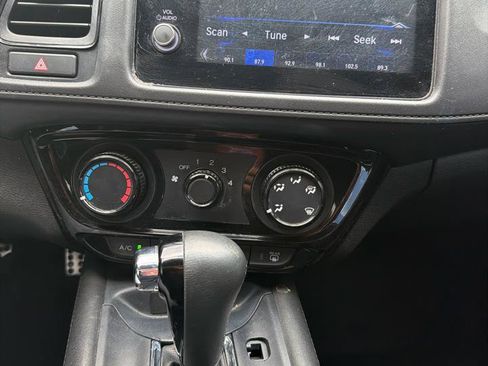 Used 2021 Honda HR-V Sport image 8