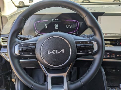 Certified 2025 Kia Sportage EX image 29