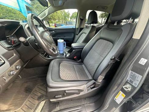 Used 2021 Chevrolet Colorado Z71 AWD/4WD image 4