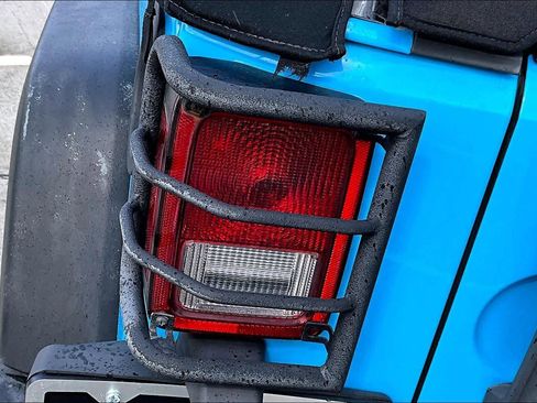 Used 2018 Jeep Wrangler Unlimited Sport S image 28