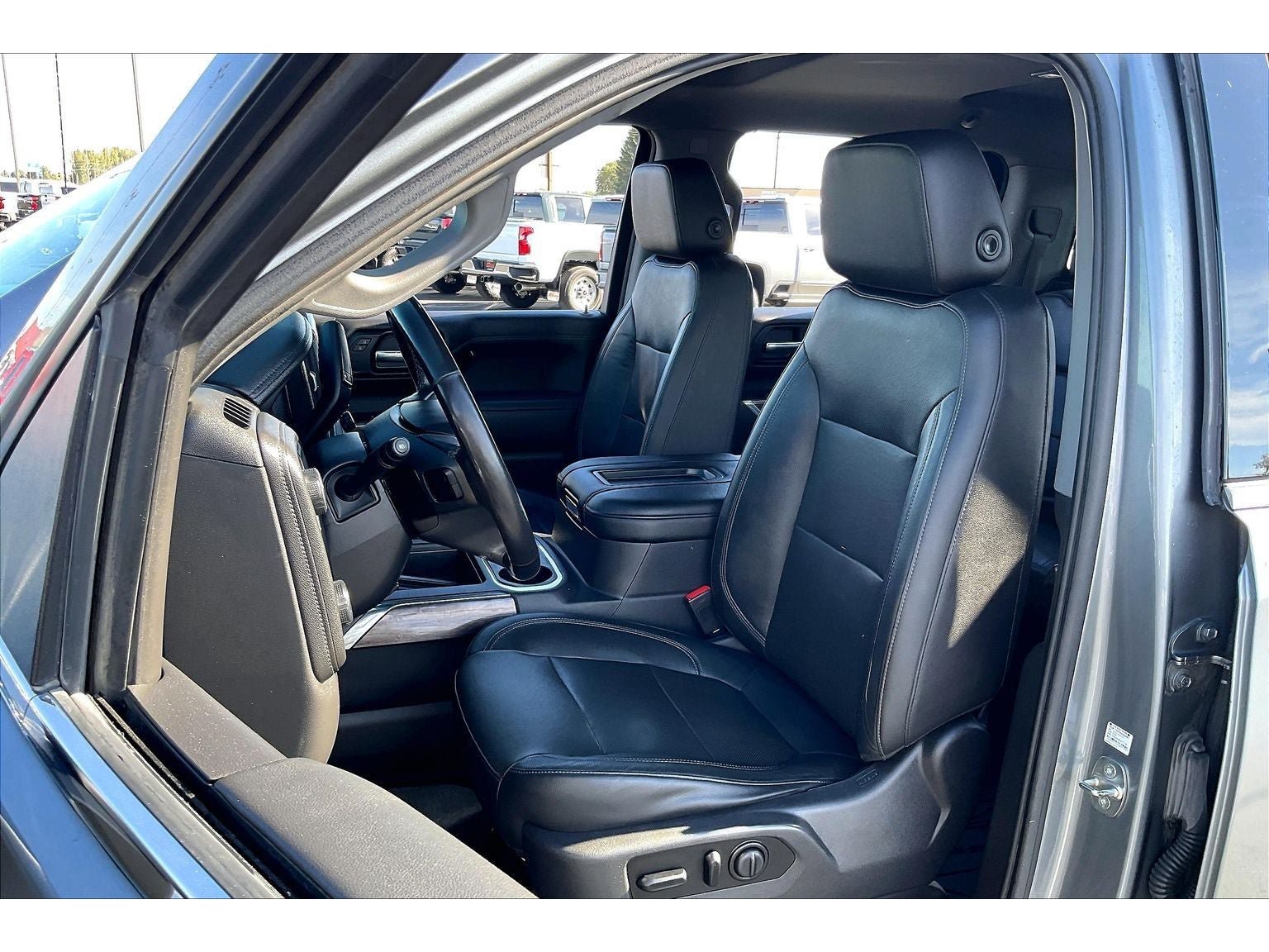 Used 2020 Chevrolet Silverado 1500 LTZ w/ LTZ Plus Package AWD/4WD image 25