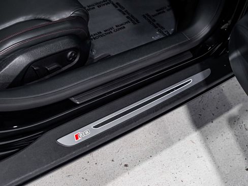 Used 2014 Audi R8 V8 w/ Full Leather Package image 24