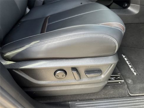 Used 2025 Nissan Armada SL w/ Captain's Chari Seat Package RWD image 39