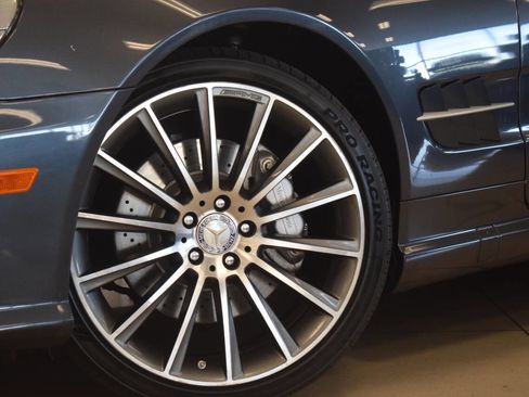 Used 2012 Mercedes-Benz SL 550 SL 550 2dr Convertible image 13