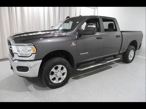 Used 2024 RAM 2500 Big Horn AWD/4WD image 3