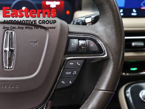 Used 2022 Lincoln Nautilus AWD w/ Premium Package image 16