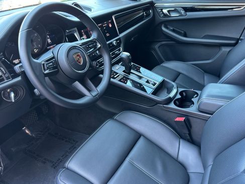 Certified 2023 Porsche Macan S AWD/4WD image 4
