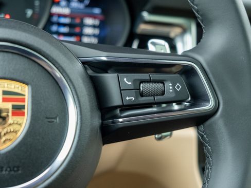 Certified 2025 Porsche Macan image 27