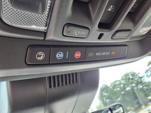 Used 2023 Chevrolet Silverado 1500 ZR2 w/ Technology Package image 25