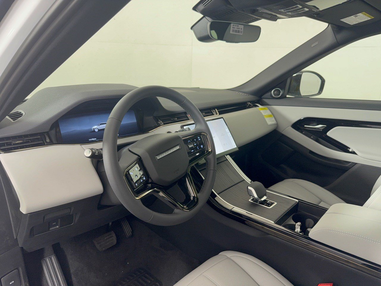 New 2026 Land Rover Range Rover Evoque S AWD/4WD image 4