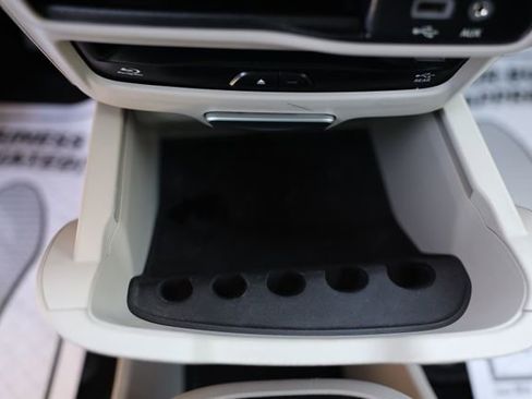 Used 2019 Chrysler Pacifica Touring-L Plus w/ Advanced Safetytec Group FWD image 31