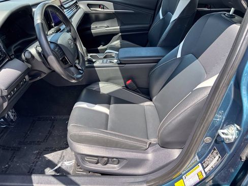 Used 2025 Toyota Camry SE FWD image 17