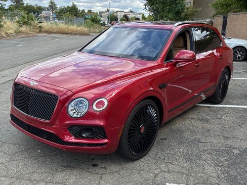 Used 2017 Bentley Bentayga AWD/4WD image 1