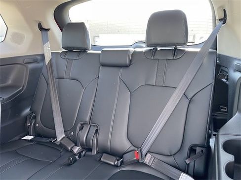 New 2025 Honda Pilot Touring image 27