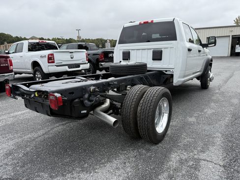 New 2026 RAM 5500 Tradesman w/ Chrome Appearance Group AWD/4WD image 7