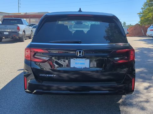 Used 2026 Honda Odyssey EX-L image 5