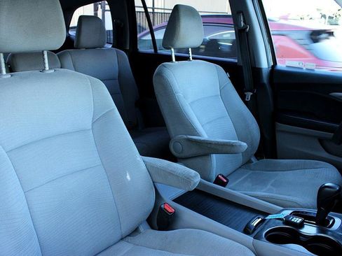 Used 2018 Honda Pilot LX image 24