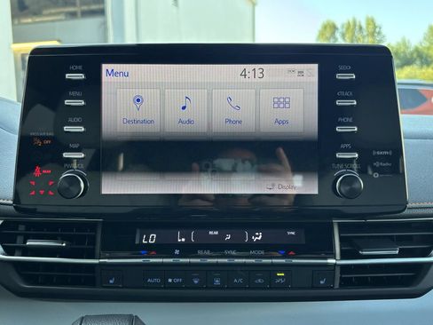 Used 2021 Toyota Sienna XSE FWD image 17