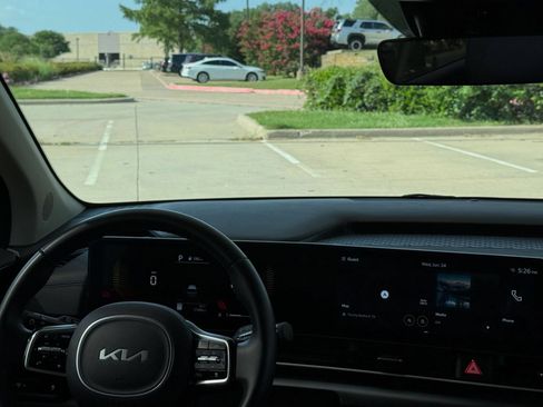 Used 2026 Kia Carnival FWD image 37