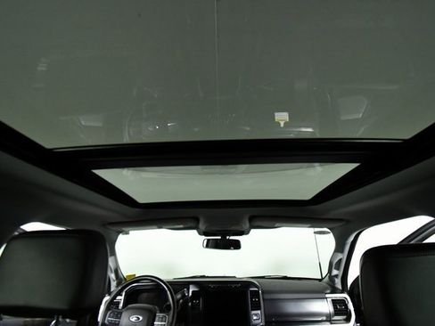 Used 2024 Ford F350 Lariat w/ Black Appearance Package image 22