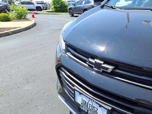 Used 2020 Chevrolet Trax LT w/ Redline Edition FWD image 24