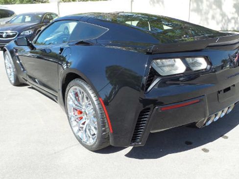 Used 2017 Chevrolet Corvette Z06 w/ Battery Protection Package RWD image 3