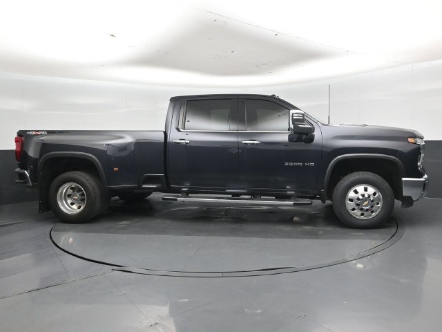 Used 2024 Chevrolet Silverado 3500 LTZ w/ LTZ Plus Package AWD/4WD image 2