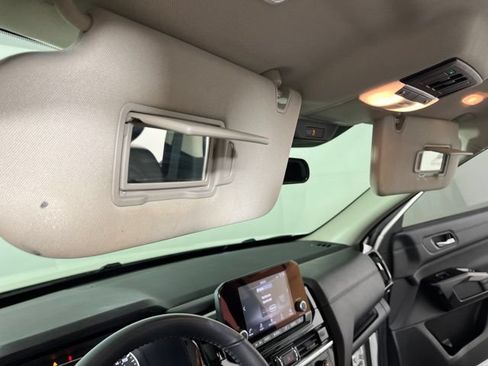 Used 2022 Nissan Pathfinder SV w/ SV Premium Package FWD image 38