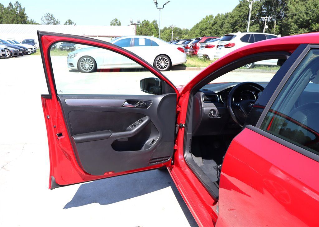 Used 2016 Volkswagen Jetta Sport FWD image 33