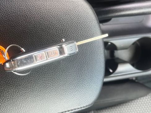 Used 2025 Kia Soul LX w/ LX Technology Package FWD image 35