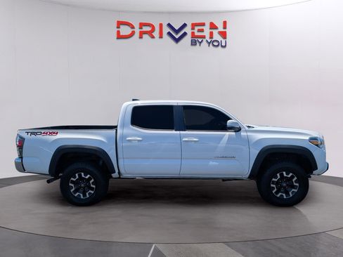 Used 2023 Toyota Tacoma TRD Off-Road AWD/4WD image 4