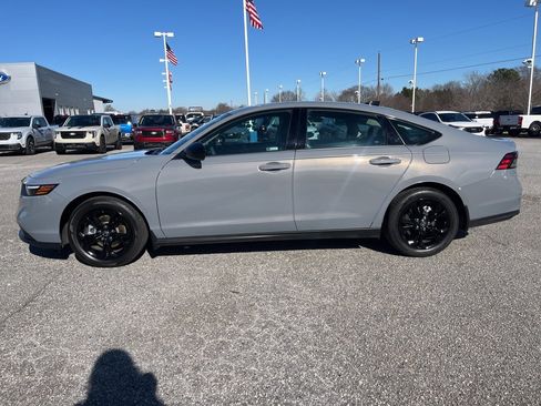 Used 2025 Honda Accord SE image 8