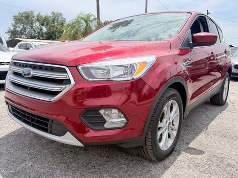 Used 2017 Ford Escape SE FWD image 3