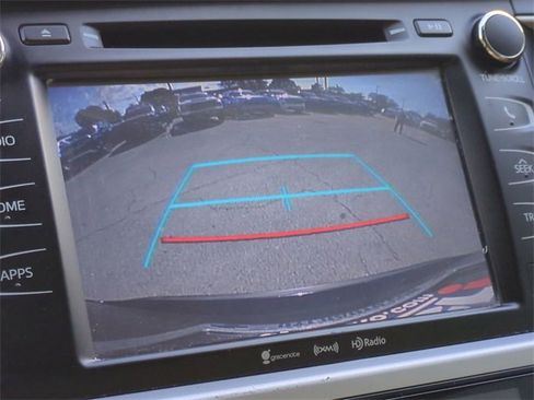 Used 2018 Toyota Highlander XLE image 26