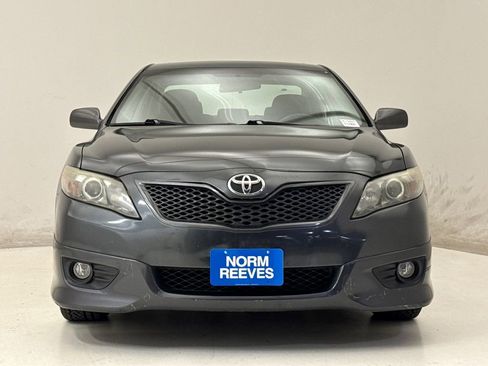 Used 2010 Toyota Camry SE FWD image 3