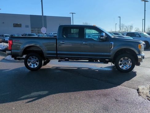 Used 2017 Ford F350 Lariat w/ Chrome Package image 9