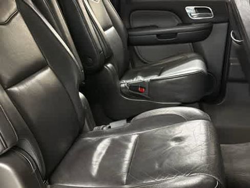 Used 2014 Cadillac Escalade ESV Platinum image 34